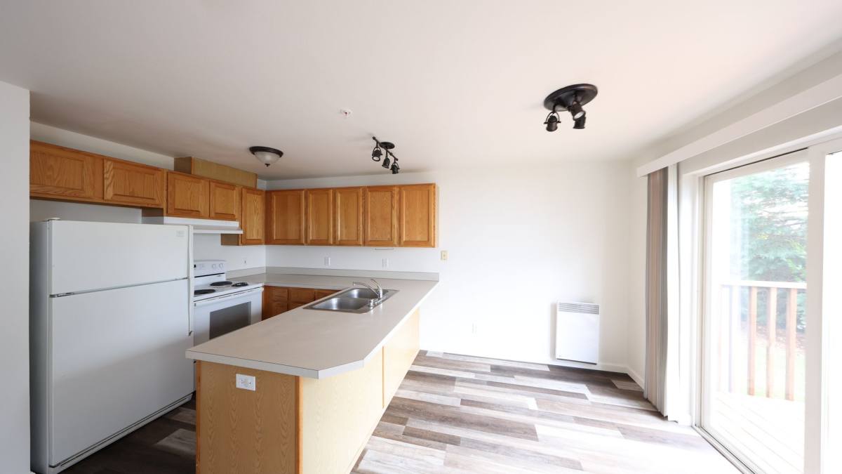 Townhouse for rent at 434 S Oak Harbor St, Oak Harbor, WA 98277