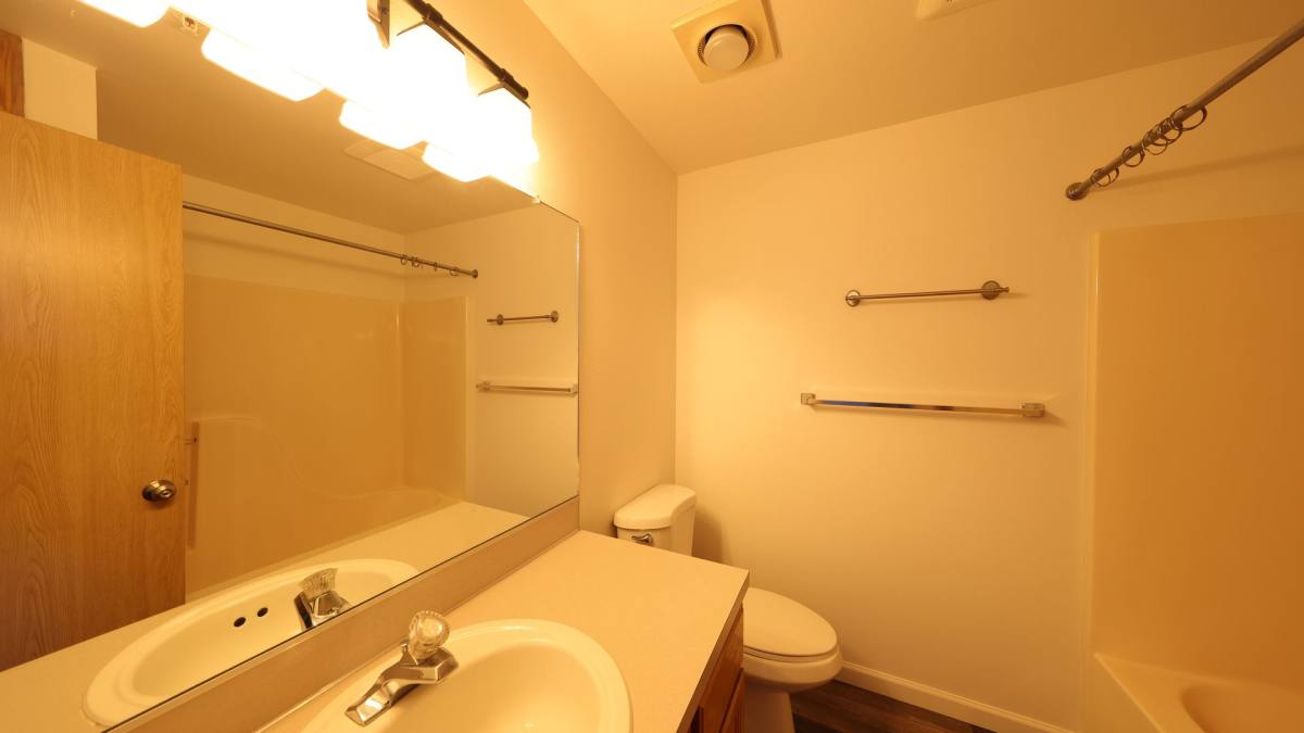 Townhouse for rent at 434 S Oak Harbor St, Oak Harbor, WA 98277