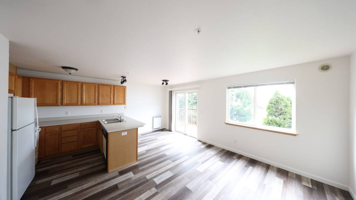 Townhouse for rent at 434 S Oak Harbor St, Oak Harbor, WA 98277