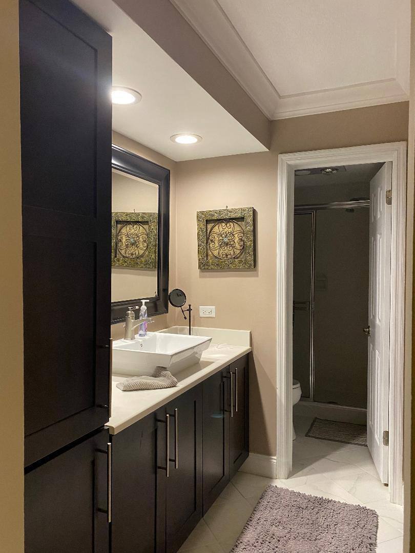 Apartment for rent at 130 Lakeshore Dr #130PH 22, North Palm Beach, FL 33408