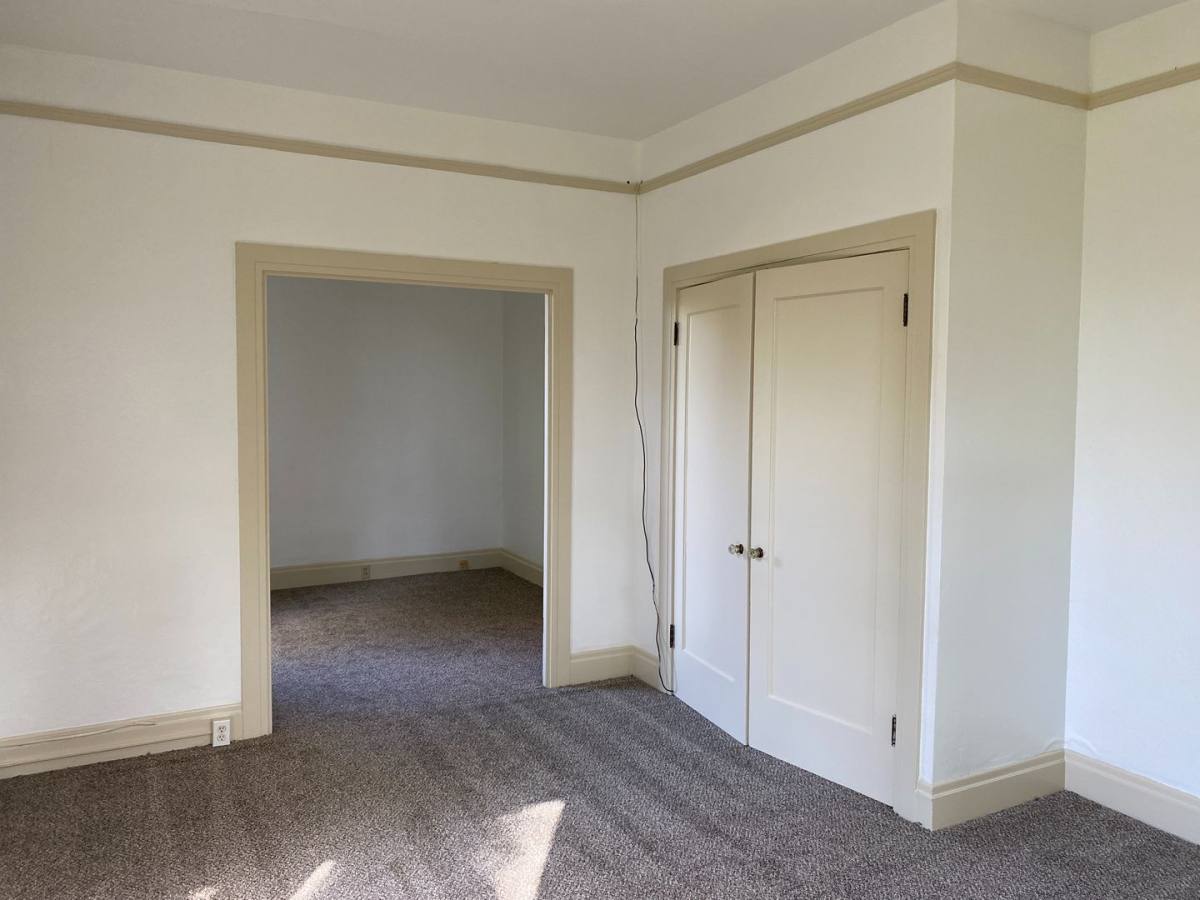Apartment for rent at 687 14th St, Astoria, OR 97103
