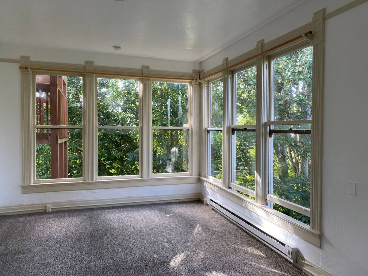Apartment for rent at 687 14th St, Astoria, OR 97103