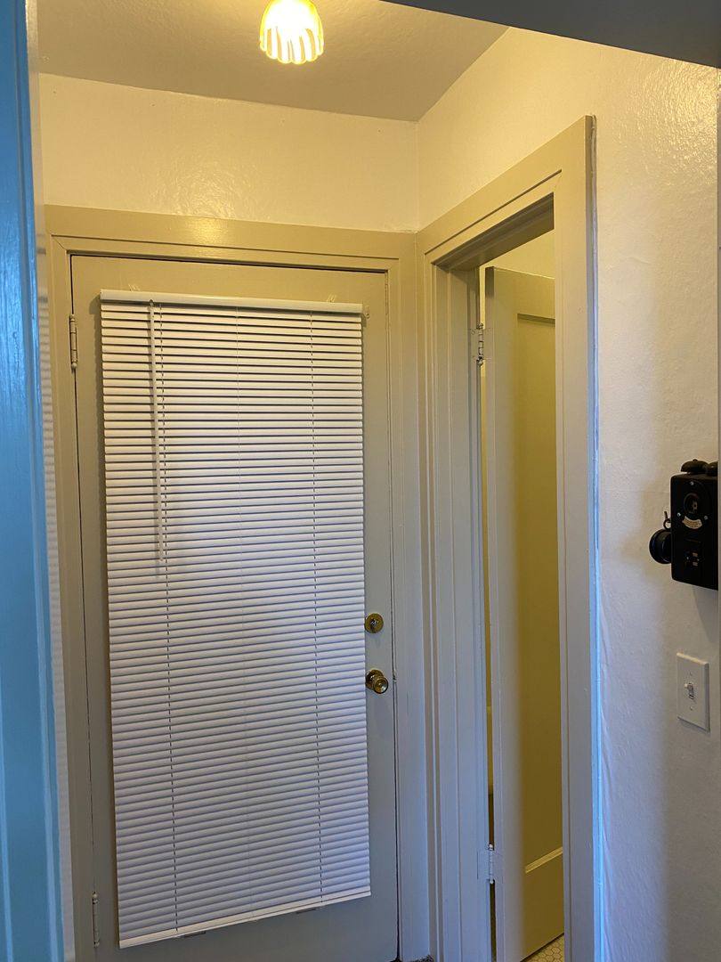 Apartment for rent at 687 14th St, Astoria, OR 97103