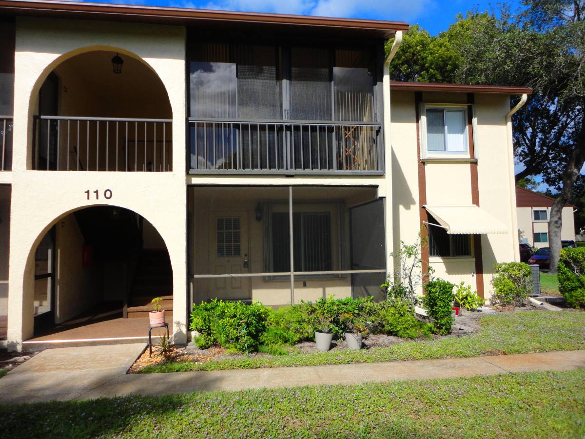 Apartment for rent at 110 Lake Pine Circle #110B1, Lake Worth, FL 33463