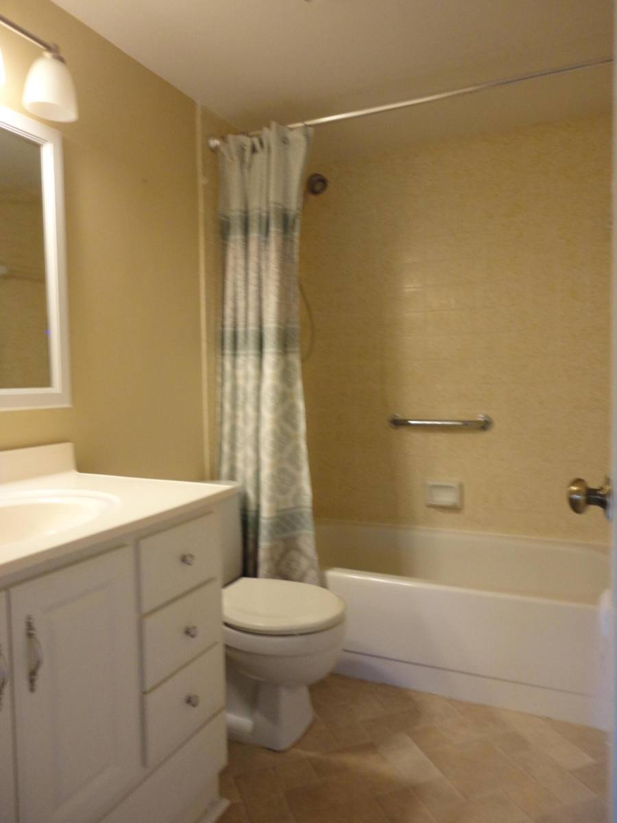 Apartment for rent at 110 Lake Pine Circle #110B1, Lake Worth, FL 33463