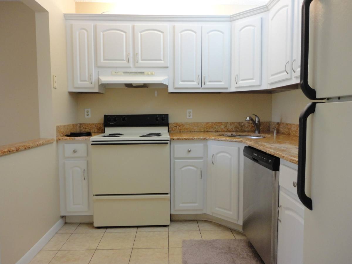 Apartment for rent at 110 Lake Pine Circle #110B1, Lake Worth, FL 33463