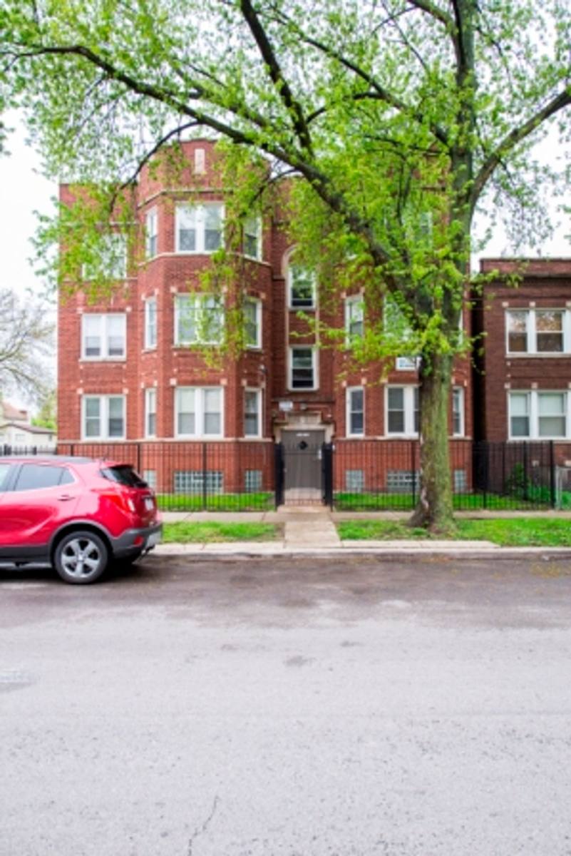 Apartment for rent at 7354-58 S Dorchester Ave, Chicago, IL 60619