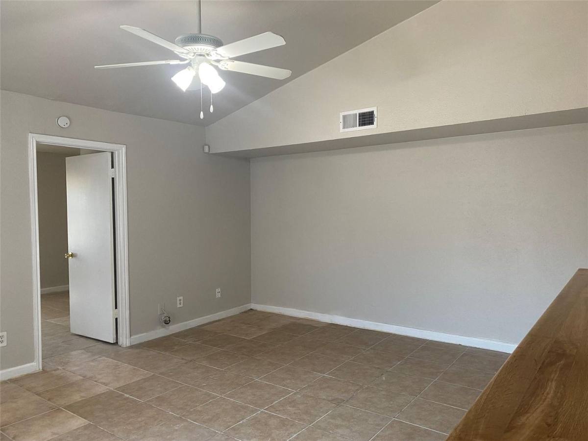 Apartment for rent at 2423 2425 Limestone Dr, Arlington, TX 76014