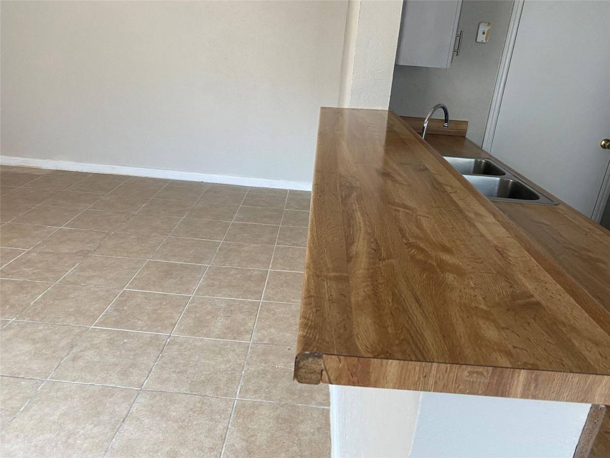 Apartment for rent at 2423 2425 Limestone Dr, Arlington, TX 76014
