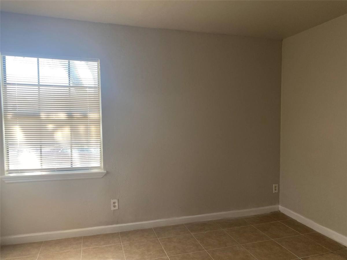 Apartment for rent at 2423 2425 Limestone Dr, Arlington, TX 76014