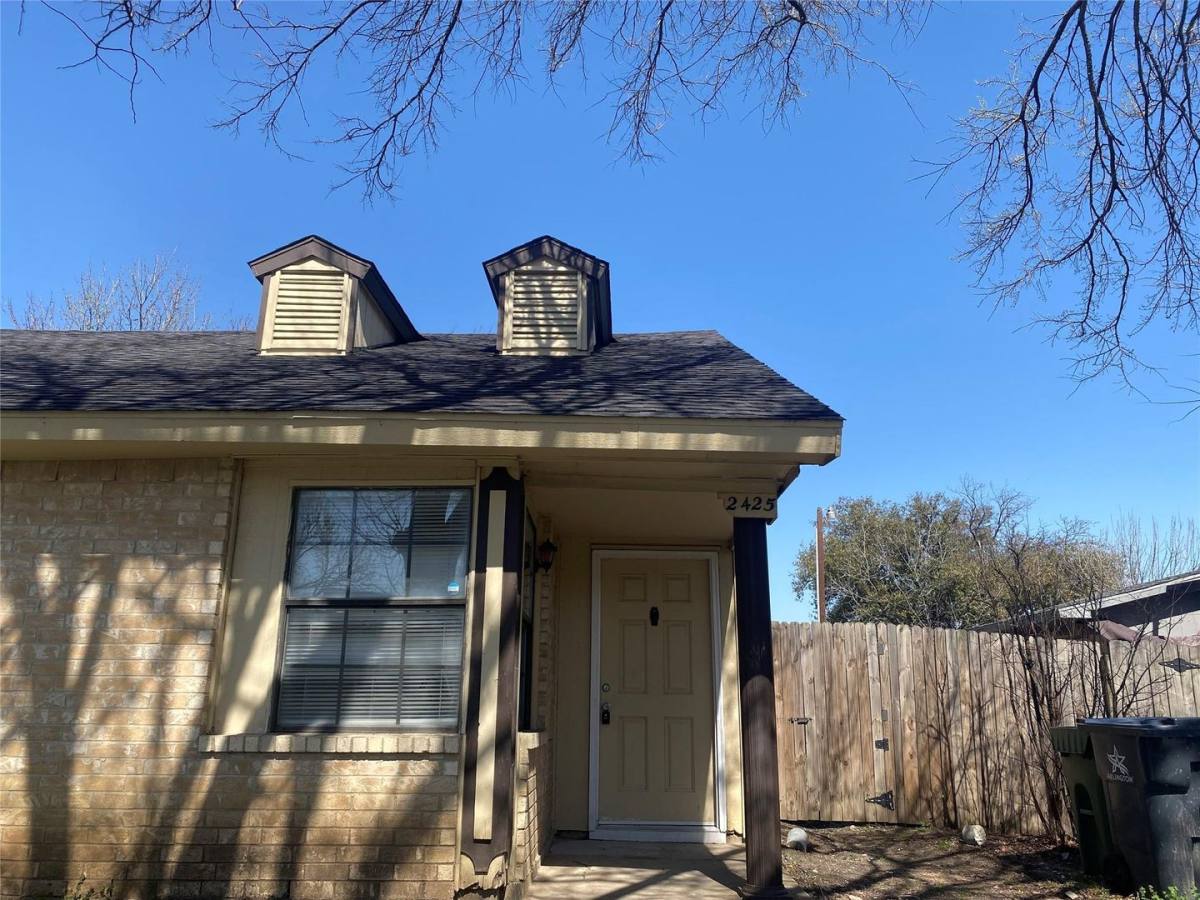 Apartment for rent at 2423 2425 Limestone Dr, Arlington, TX 76014