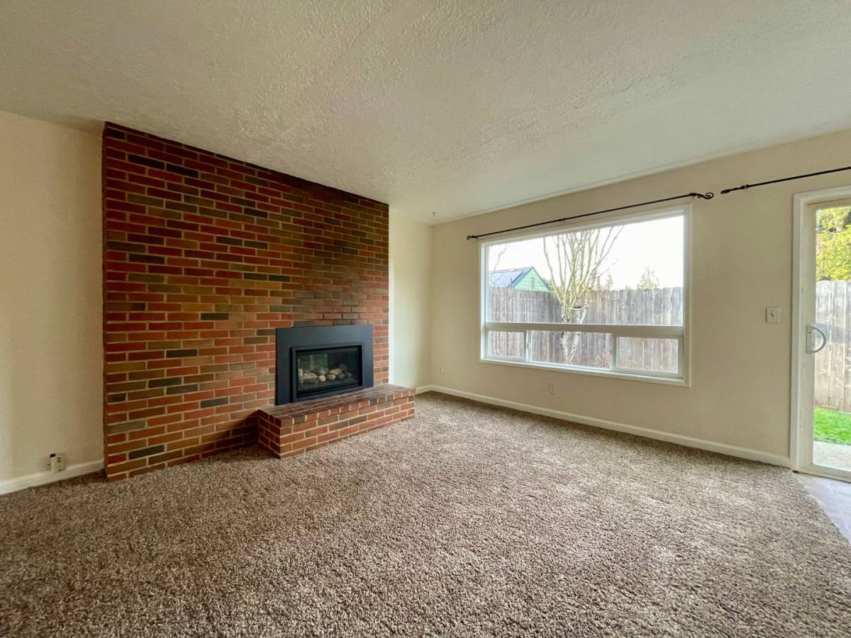 Apartment for rent at 882 NW Florence, Gresham, OR 97030