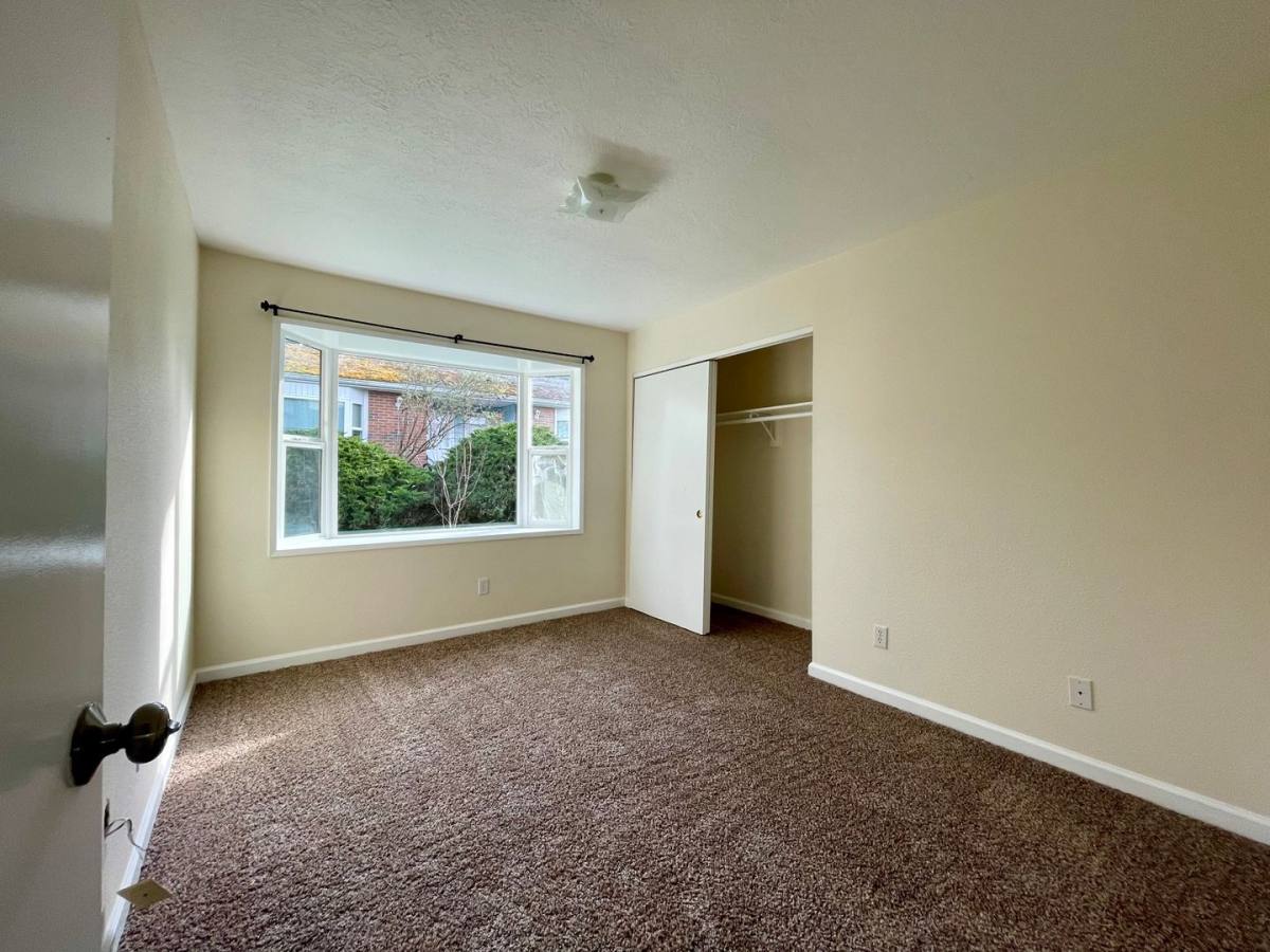 Apartment for rent at 882 NW Florence, Gresham, OR 97030