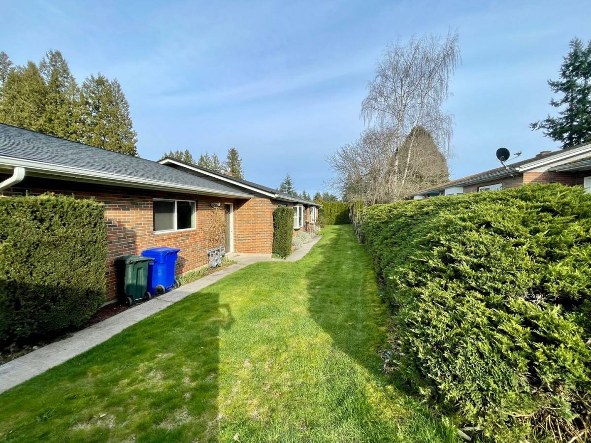 Apartment for rent at 882 NW Florence, Gresham, OR 97030
