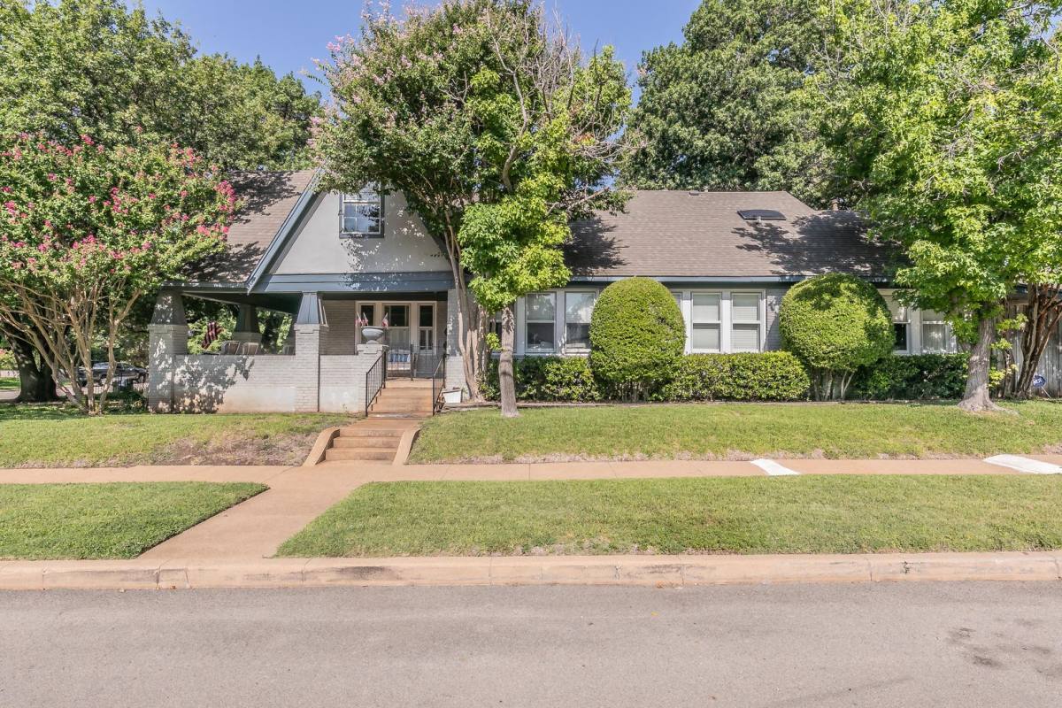 House for rent at 4700 Lafayette Ave, Fort Worth, TX 76107