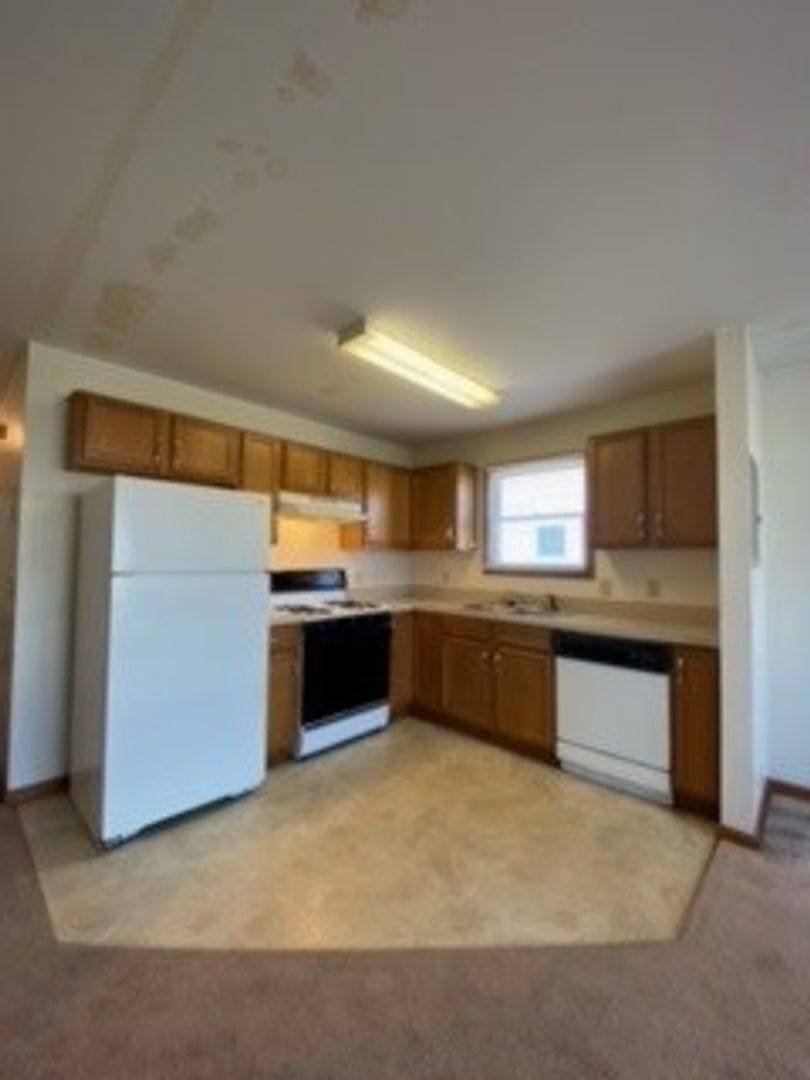 Apartment for rent at 215 Stonewall Court, Nappanee, IN 46550