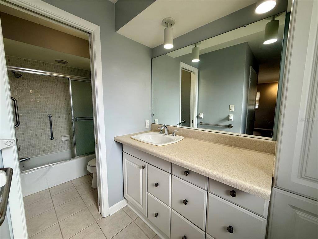 Apartment for rent at 2328 Cass St, Sarasota, FL 34231