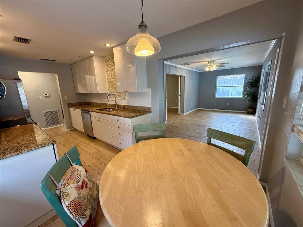 Apartment for rent at 2328 Cass St, Sarasota, FL 34231