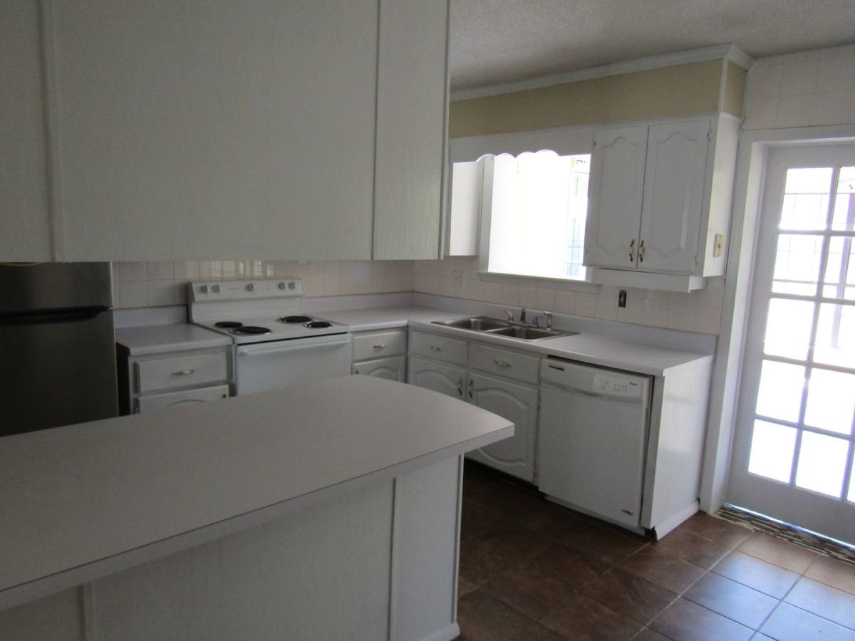 House for rent at 608 Palmetto St, Hinesville, GA 31313