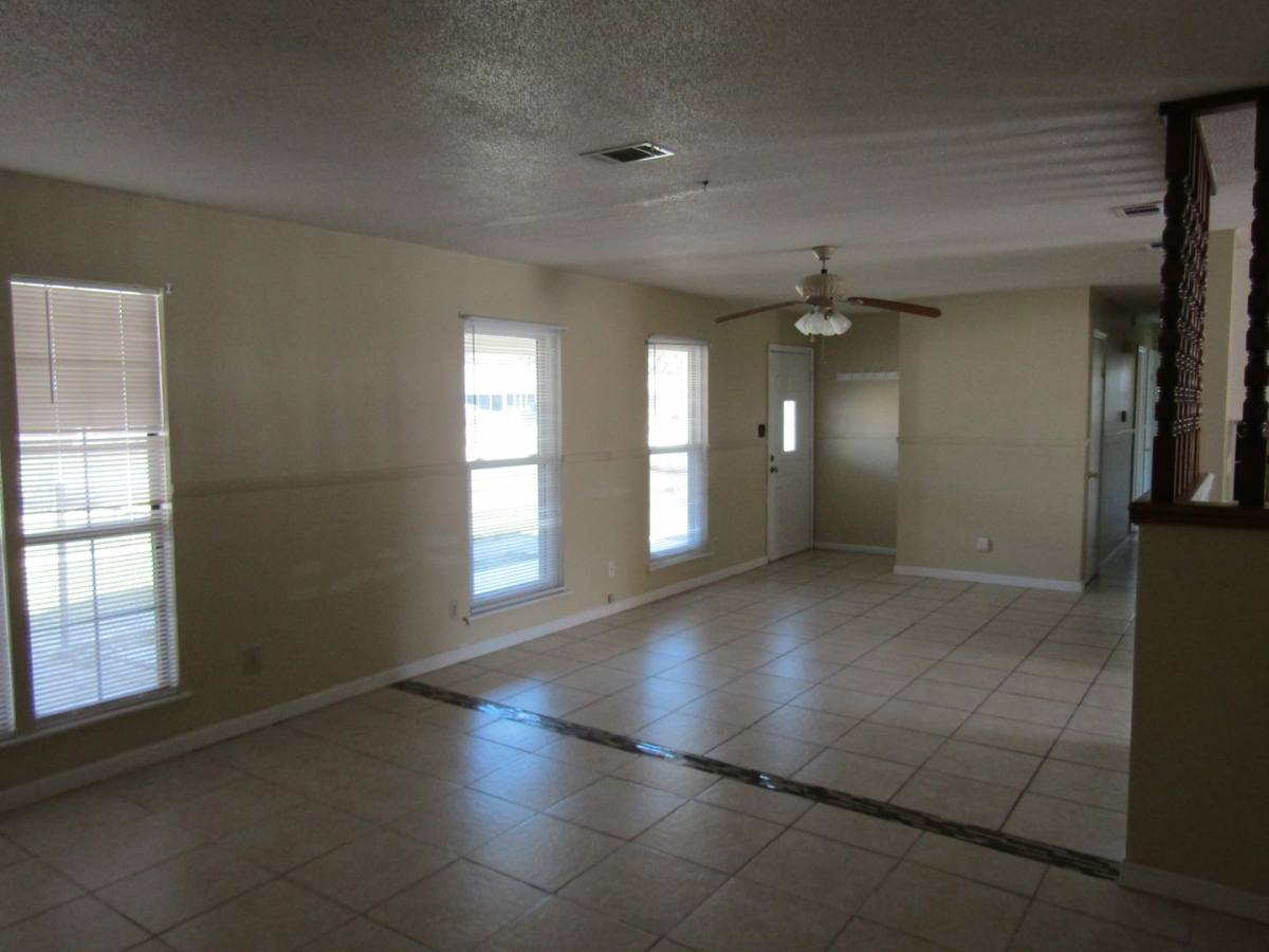 House for rent at 608 Palmetto St, Hinesville, GA 31313