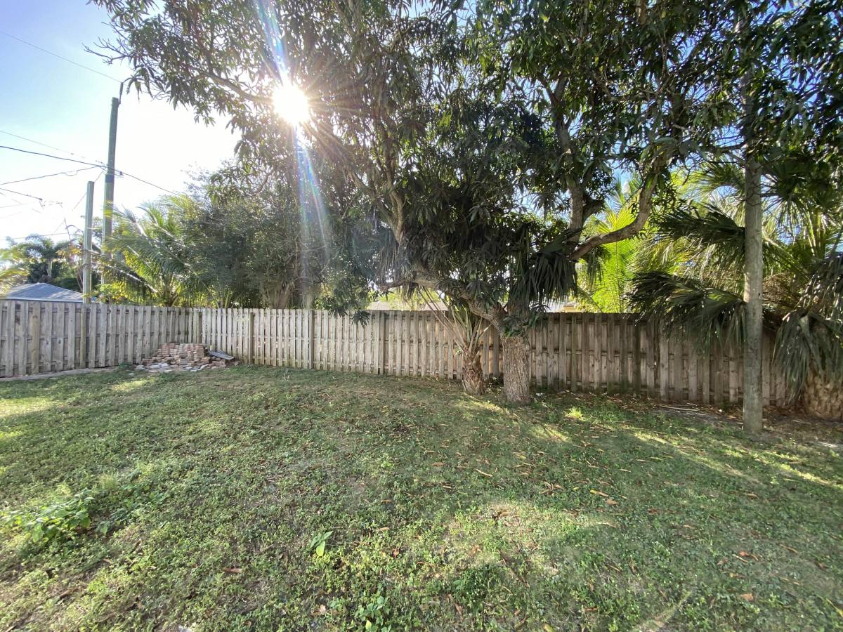 Apartment for rent at 715 2nd Ave S #715-2, Lake Worth Beach, FL 33460