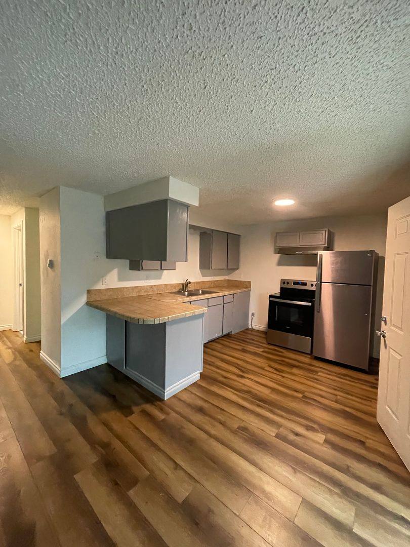 Apartment for rent at 944 33 Ave, Longview, WA 98632