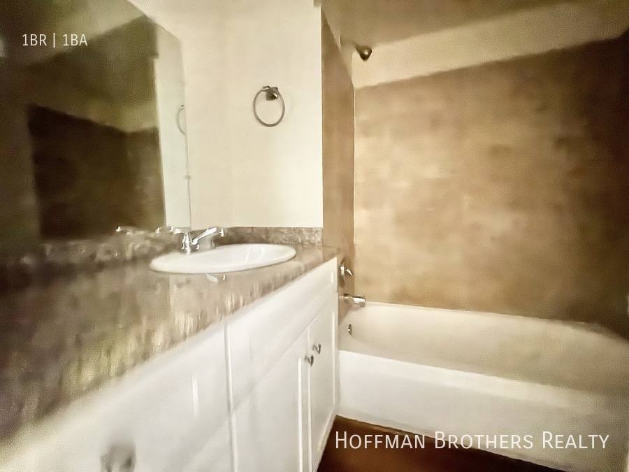 Apartment for rent at 6727 Woodley Ave #22, Van Nuys, CA 91405