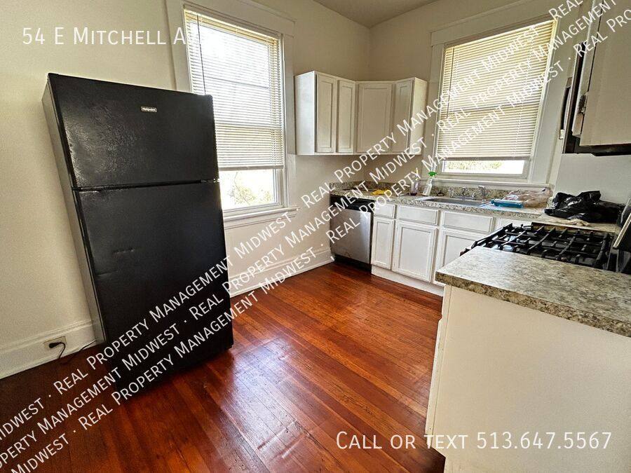 Apartment for rent at 54 E Mitchell Ave, Cincinnati, OH 45217