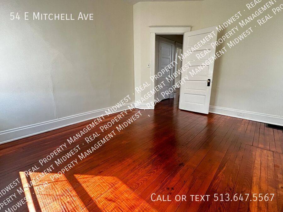 Apartment for rent at 54 E Mitchell Ave, Cincinnati, OH 45217