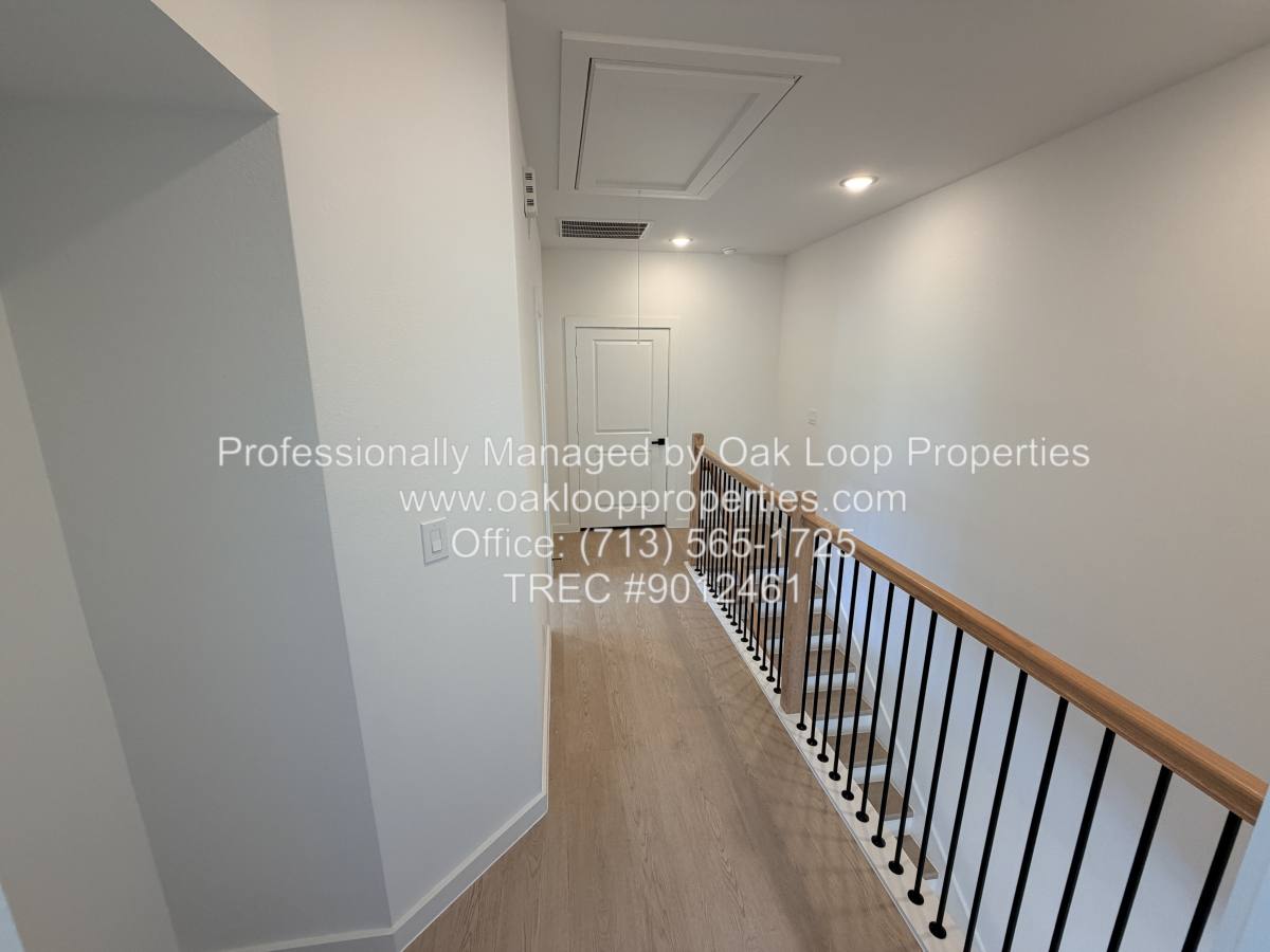 Townhouse for rent at 1031 N Lane #B, Houston, TX 77088