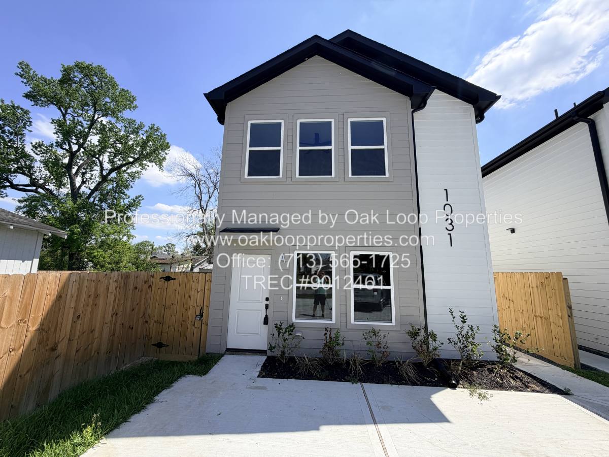 Townhouse for rent at 1031 N Lane #B, Houston, TX 77088