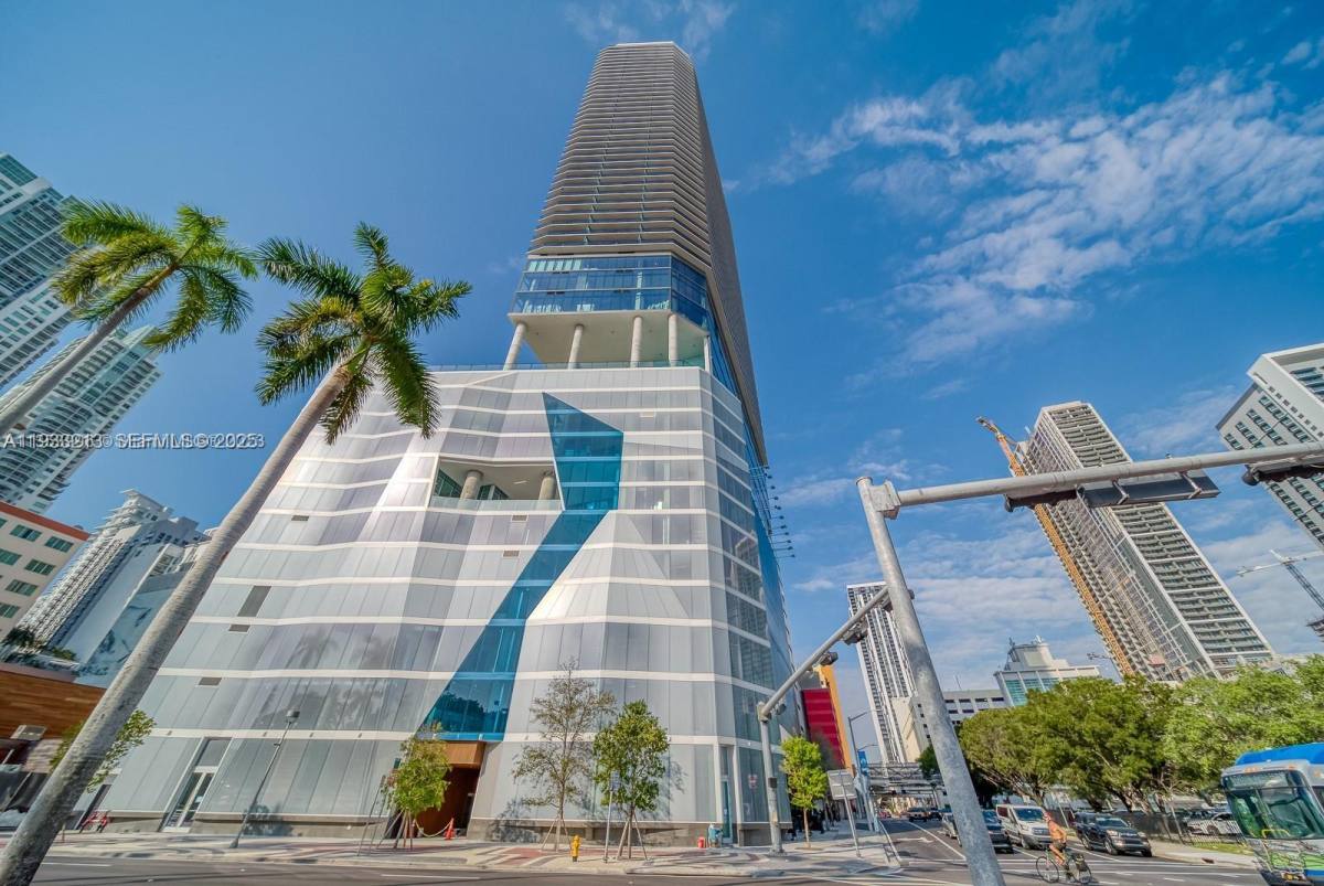 Apartment for rent at 398 NE 5th St #1614, Miami, FL 33132