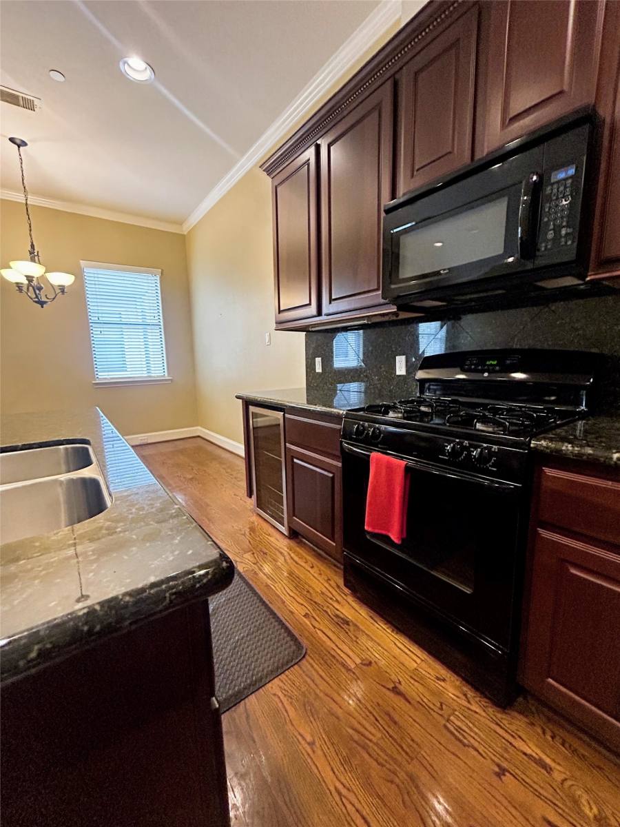 Apartment for rent at 6353 Richmond Ave #118, Houston, TX 77057