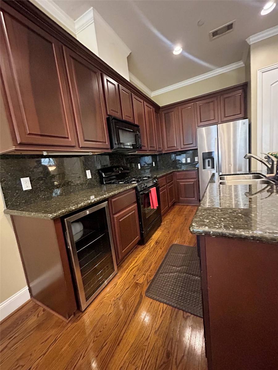 Apartment for rent at 6353 Richmond Ave #118, Houston, TX 77057