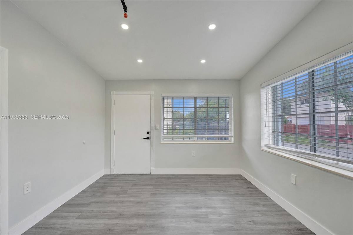 Apartment for rent at 1085 NE 126th St #2, Miami, FL 33161