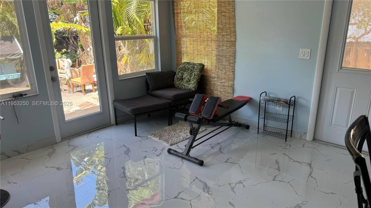 Apartment for rent at 1633 McKinley St, Hollywood, FL 33020