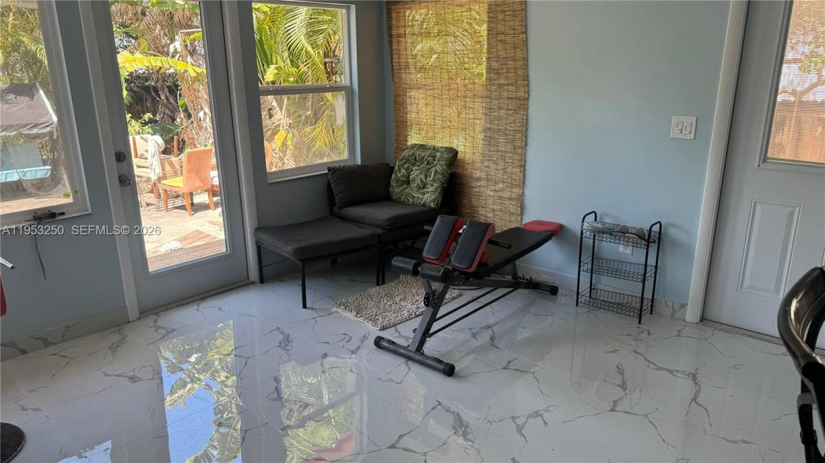 Apartment for rent at 1633 McKinley St, Hollywood, FL 33020