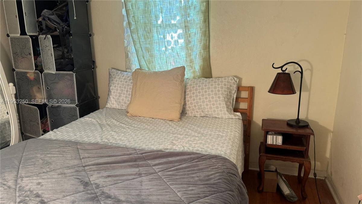 Apartment for rent at 1633 McKinley St, Hollywood, FL 33020