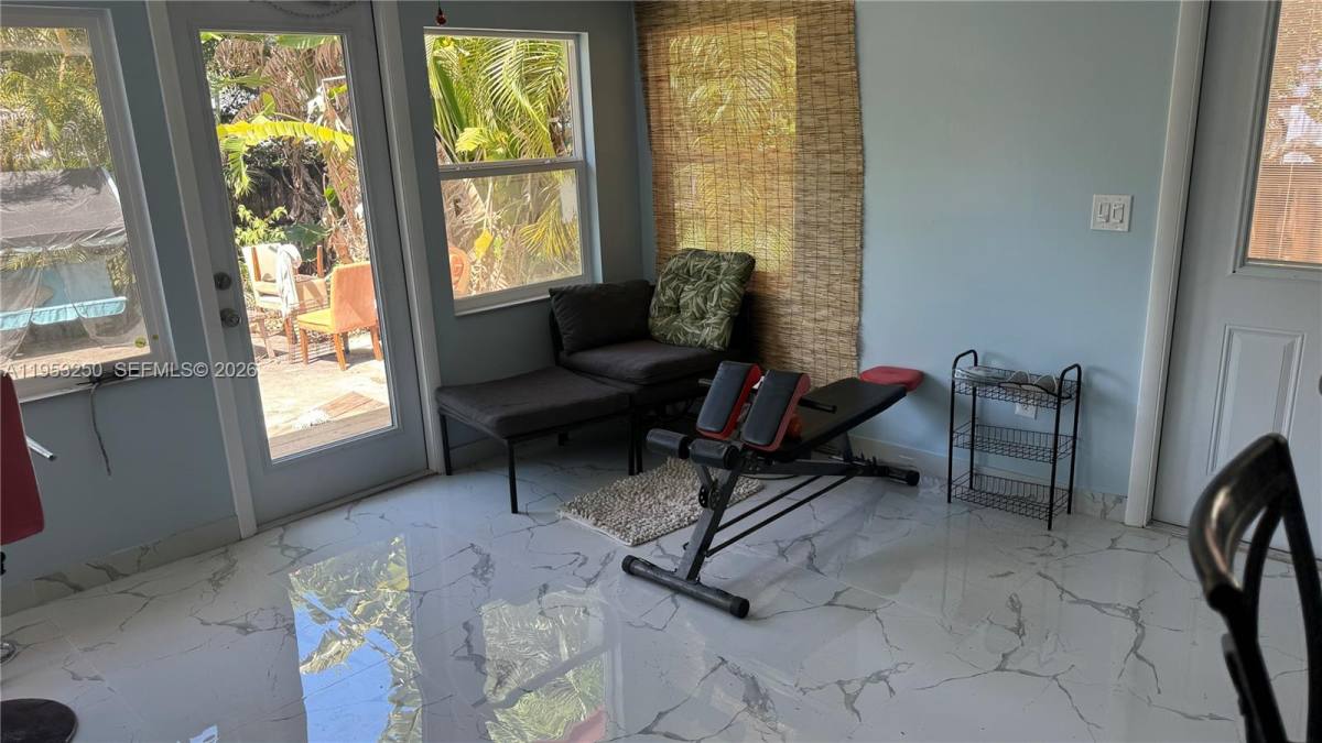 Apartment for rent at 1633 McKinley St, Hollywood, FL 33020