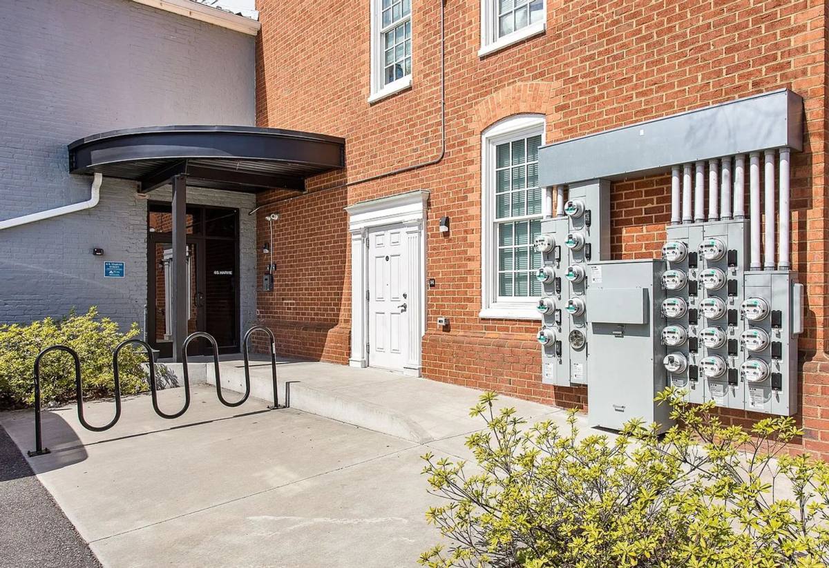 Apartment for rent at 6 S Harvie St, Richmond, VA 23220