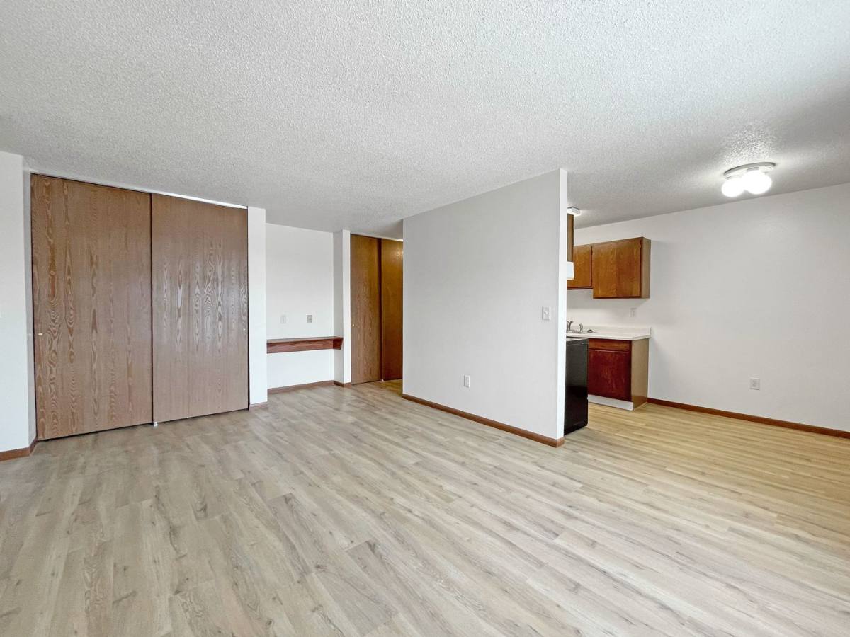 Apartment for rent at 3100-3122 14th St SW, Minot, ND 58701