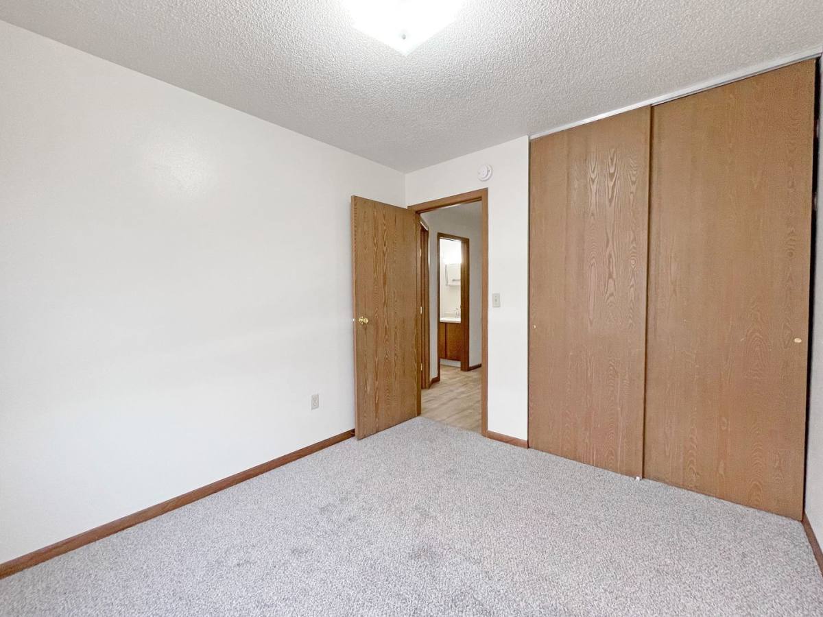 Apartment for rent at 3100-3122 14th St SW, Minot, ND 58701