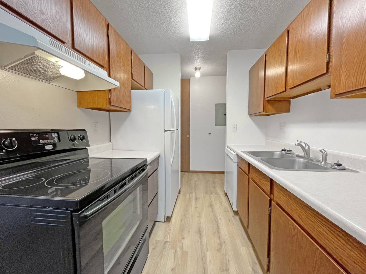 Apartment for rent at 3100-3122 14th St SW, Minot, ND 58701