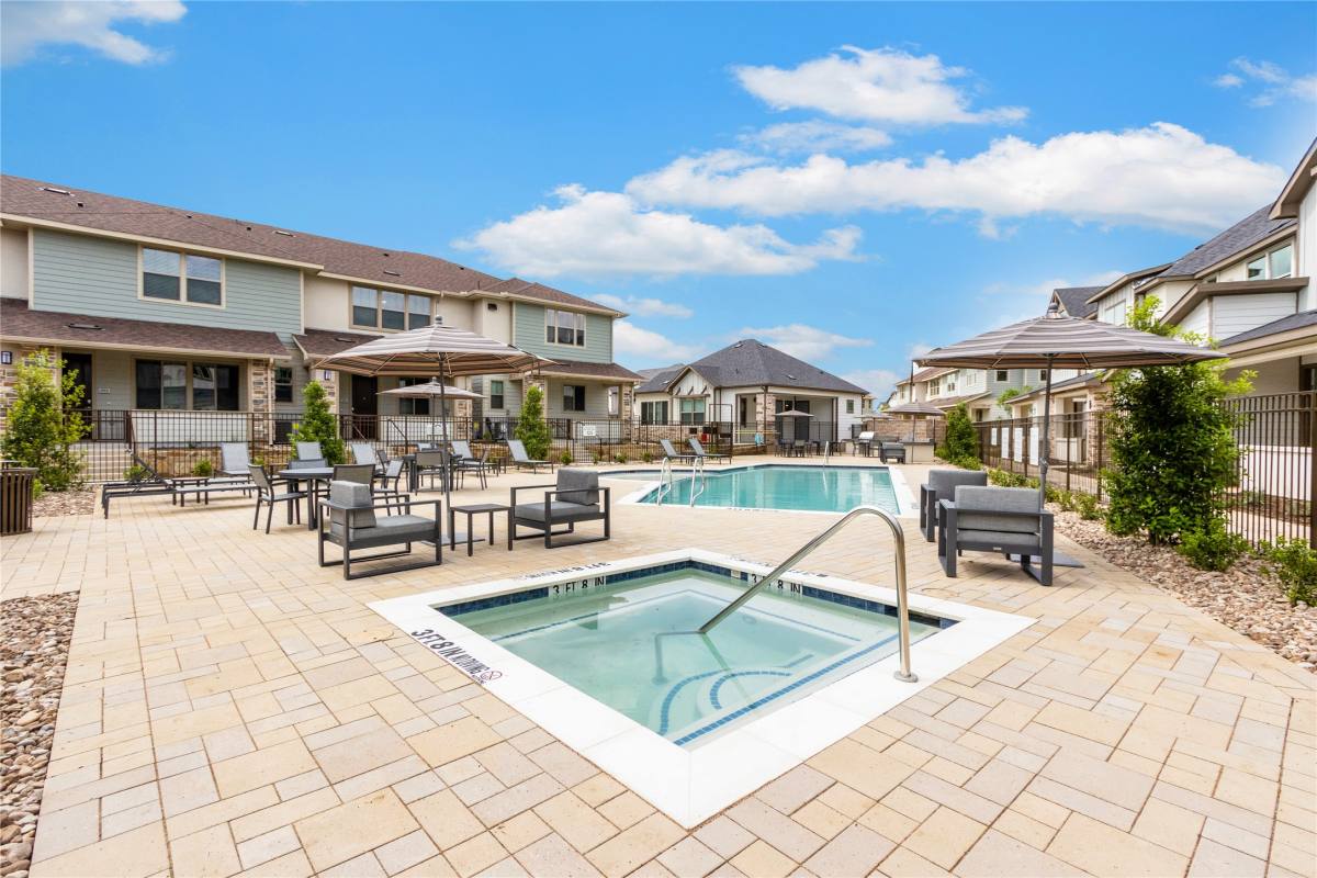 Townhouse for rent at 5900-83 Highway 287 Frontage Rd, Arlington, TX 76017