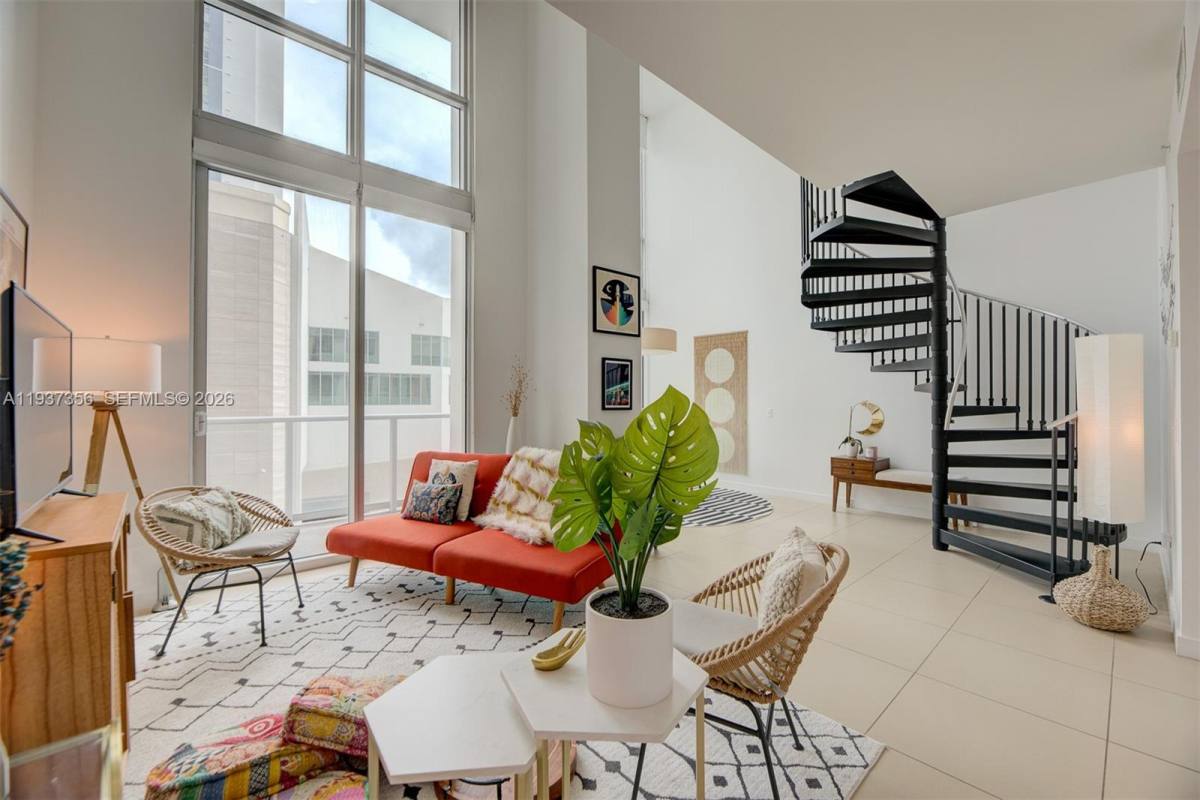Apartment for rent at 300 S Biscayne Blvd #300L428, Miami, FL 33131