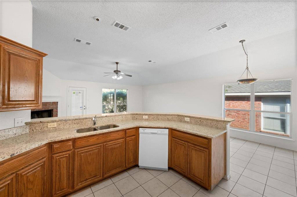 Apartment for rent at 8008 Peregrine Trail, Arlington, TX 76001