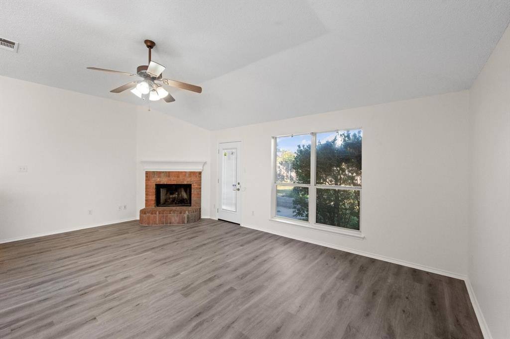 Apartment for rent at 8008 Peregrine Trail, Arlington, TX 76001