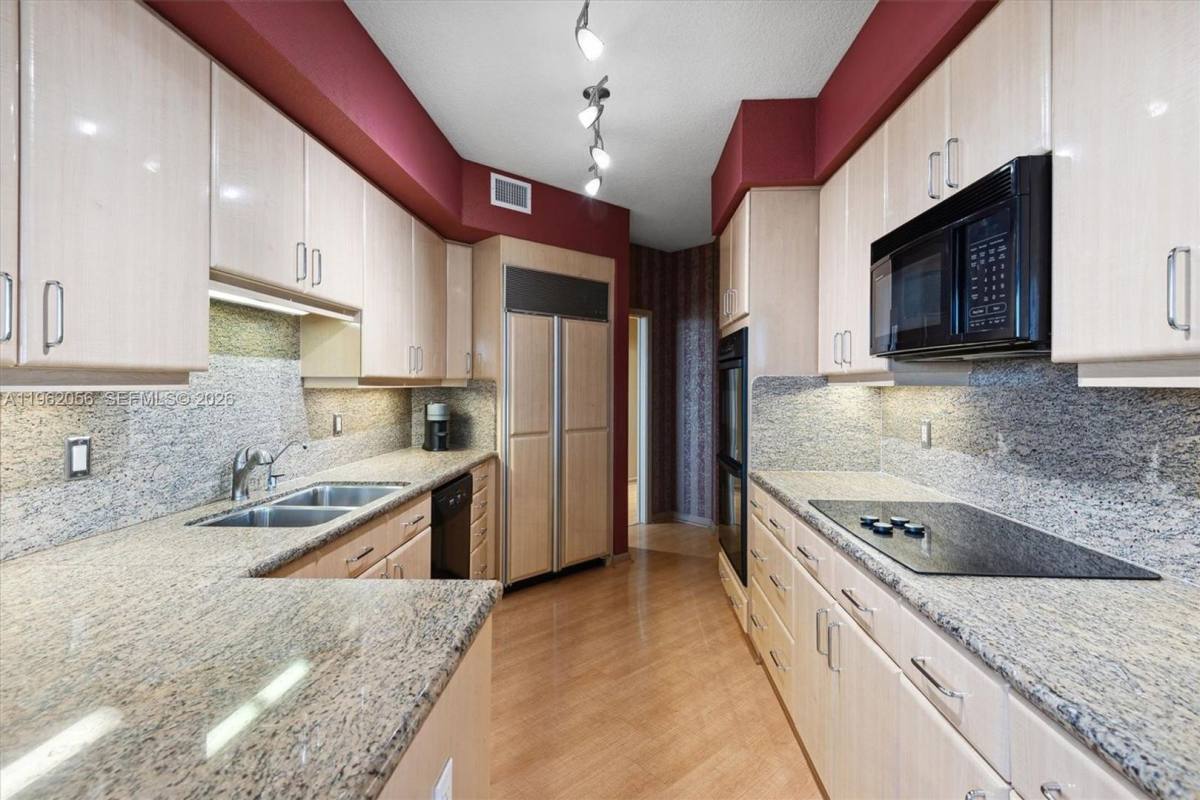 Apartment for rent at 6051 N Ocean Dr, Hollywood, FL 33019