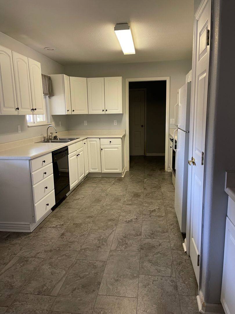 House for rent at 827 Beech Ave, Canon City, CO 81212