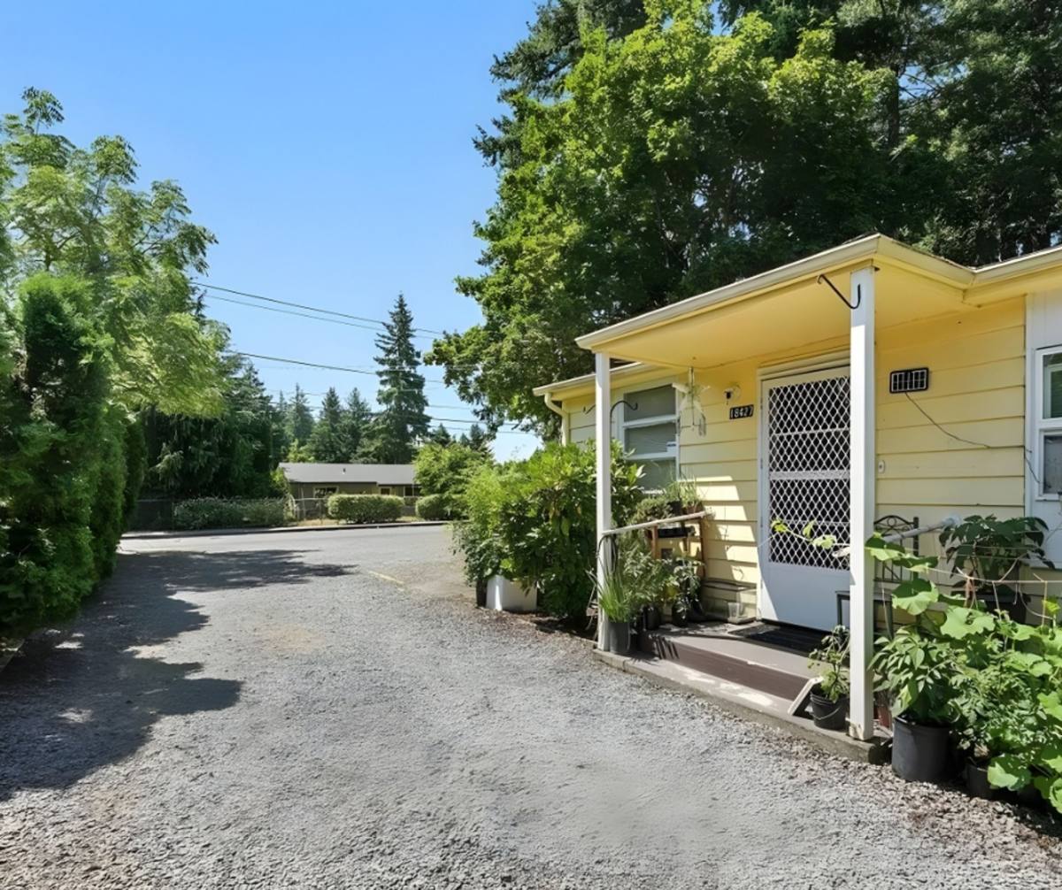 Apartment for rent at 18427-18429 SE Yamhill St, Portland, OR 97233